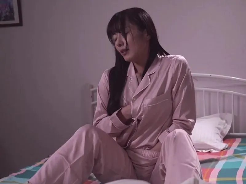 Tự sướng hàng đêm vì chồng yêu bỏ bê, cô vợ quyết định tìm đến ứng dụng hèn hò