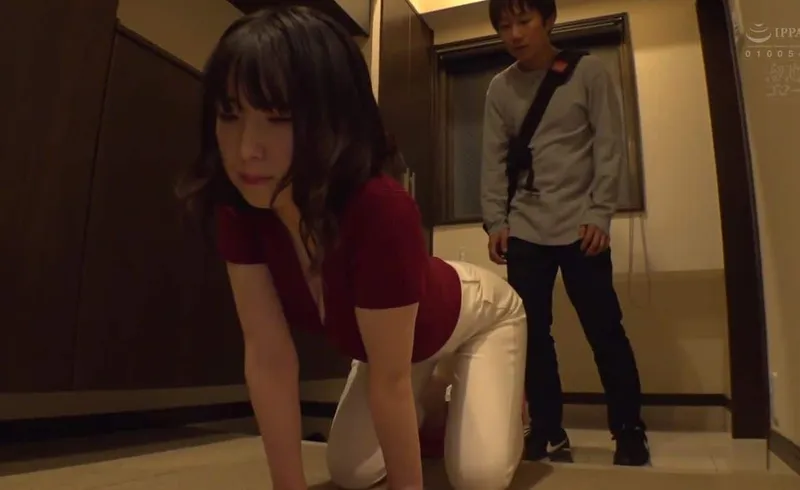 Cô gái nhà kế bên thiếu thốn và cậu học sinh may mắn cạnh bên