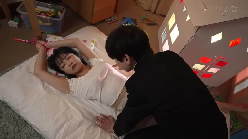 Trả thù anh trai thường xuyên bắt nạt bằng cách làm tình bạn gái anh ấy